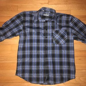 Blue flannel long sleeve button up shirt